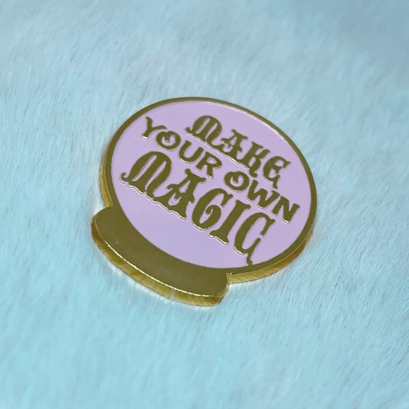 Halloween 2023 Make Your Own Magic Crystal Ball Enamel Pin - Picture 1 of 1